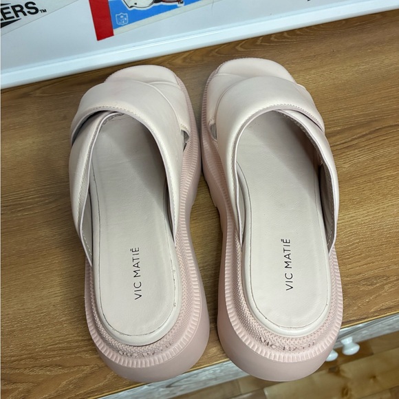 Vic Matie Leather Lug Sole Sandals - Picture 5 of 9